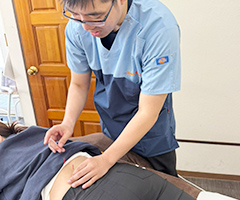 鍼灸の施術写真